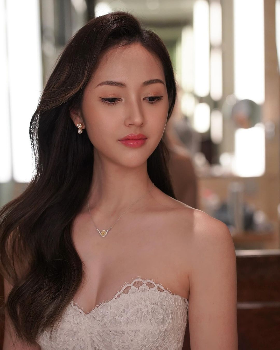 Victoria Han Makeup