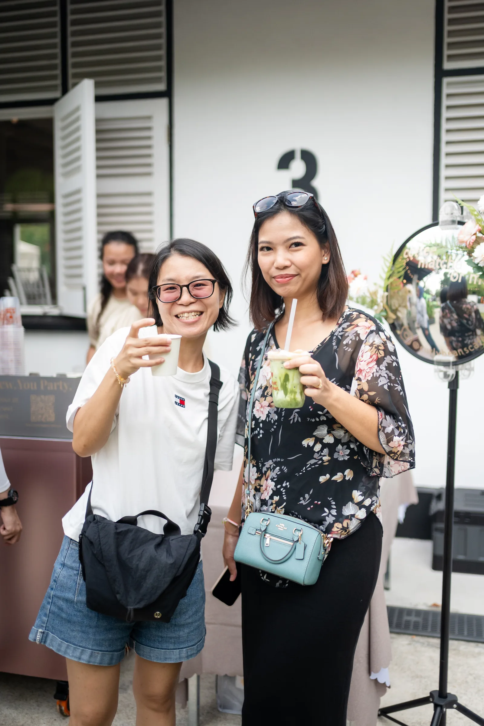 Curly Beans Cafe: Matcha & Coffee Live Station