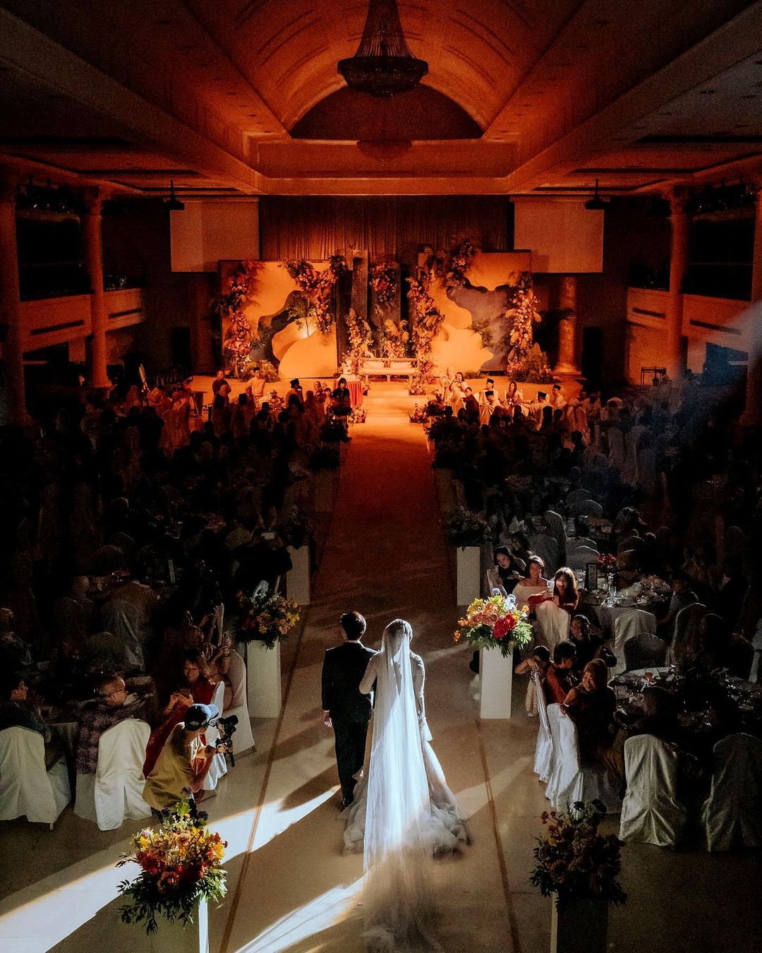 Colossal Weddings
