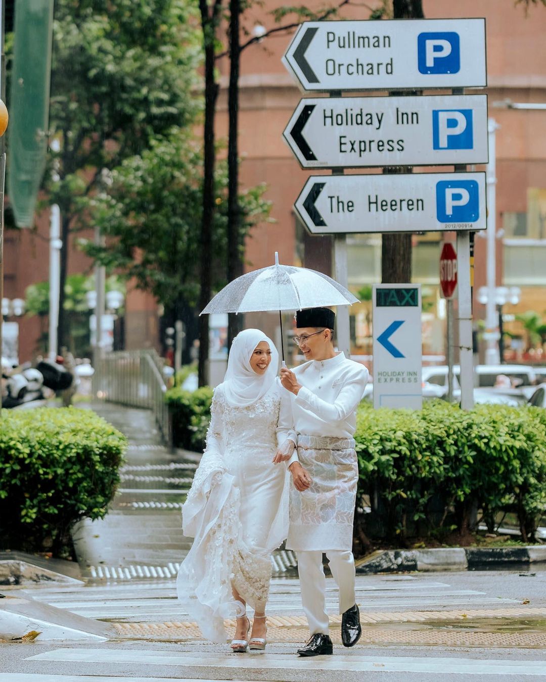 Colossal Weddings