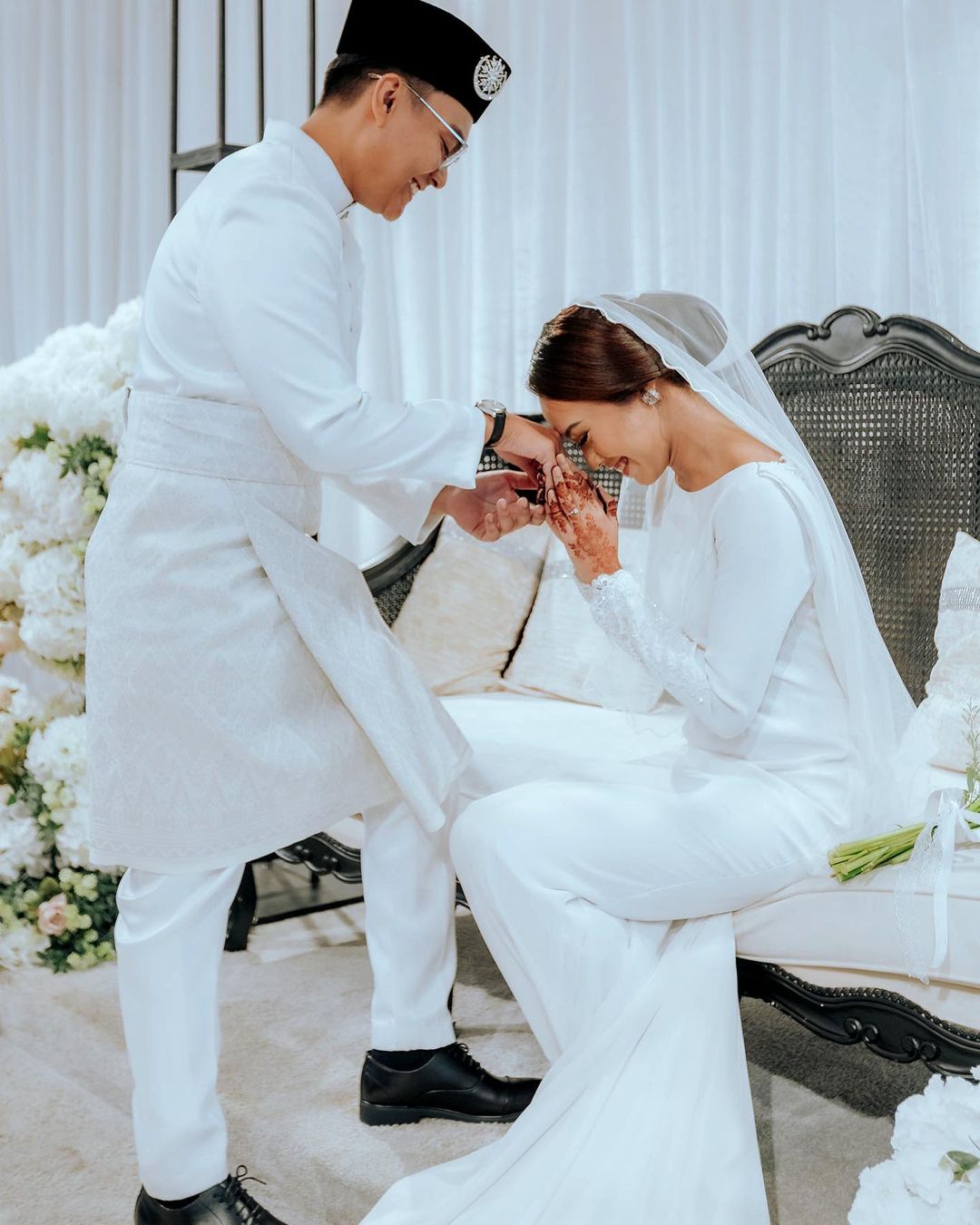 Colossal Weddings