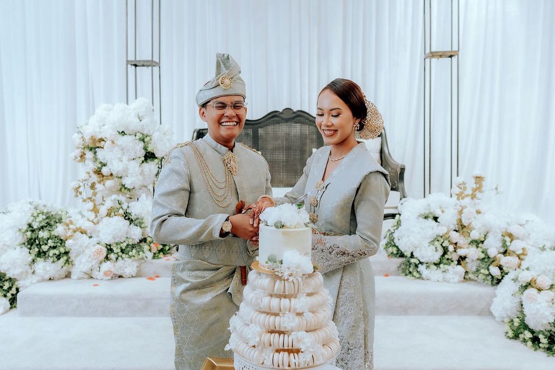 Colossal Weddings
