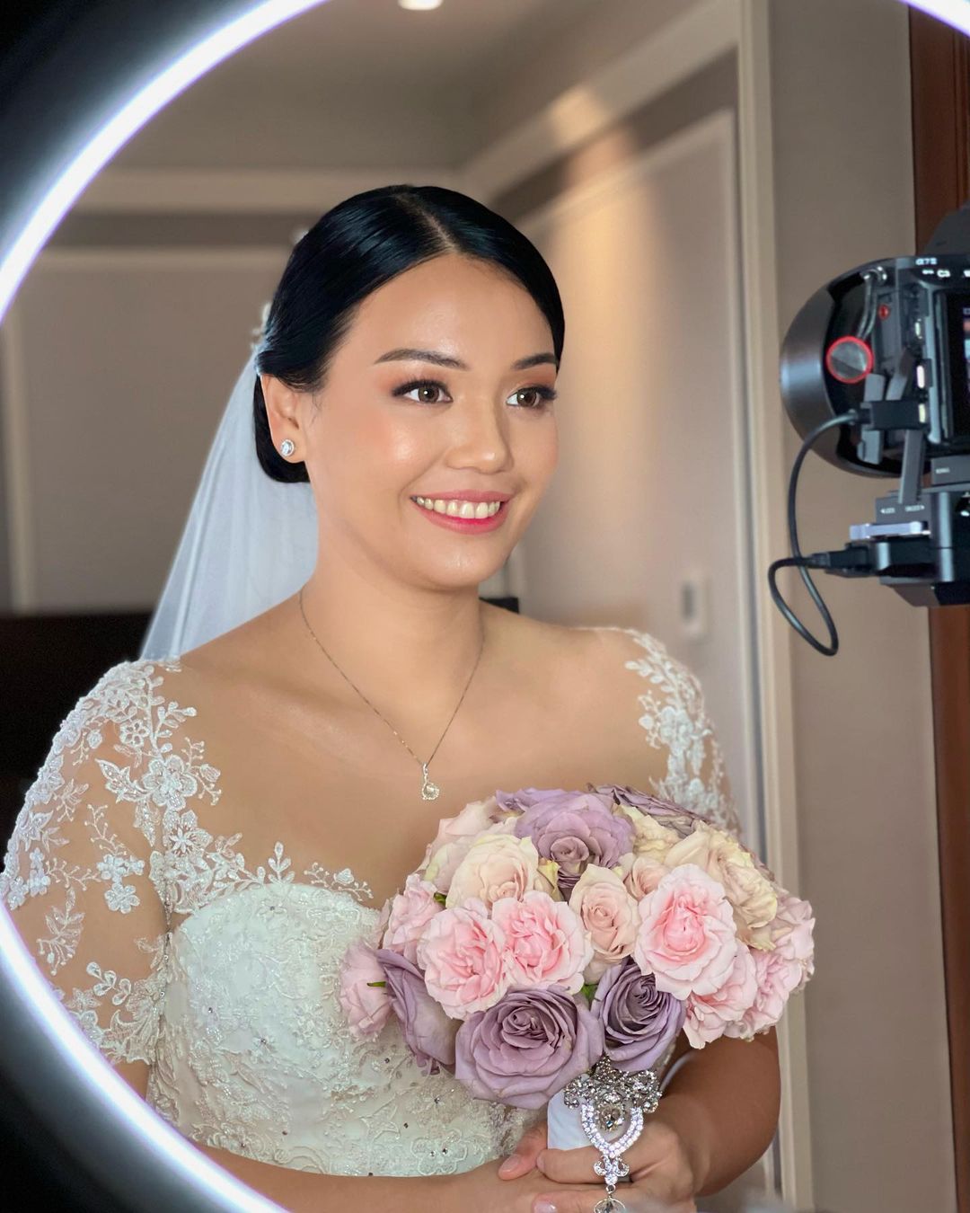 Monina Monisha Makeup Artist