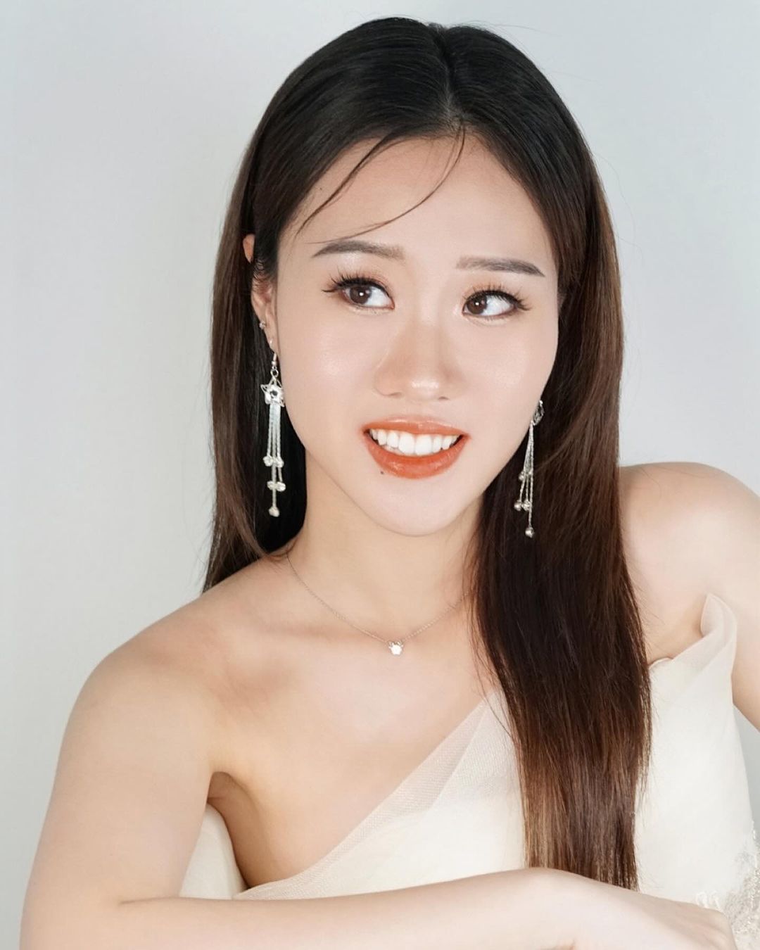 ALENA Makeup